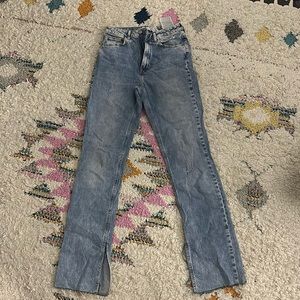 Zara jeans size 6 in excellent condition worn once.